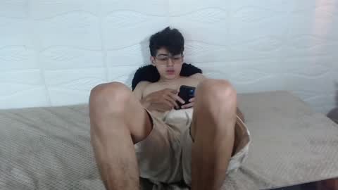 Snapshot of jhoellx chatting on 01/28/25, 03:35 Jhoel online show from 01/28/25, 03:35