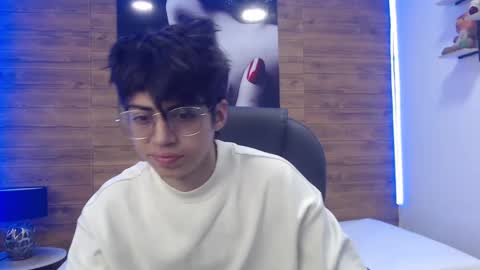 Snapshot of jhoellx chatting on 03/01/25, 12:23 Jhoel online show from 03/01/25, 12:23