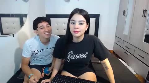 Snapshot of jhon_and_nicolle chatting on 11/26/25, 08:48 Jhon and nicolle online show from 11/26/25, 08:48