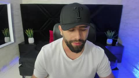 John Bear.... online show from 06/04/26, 11:16