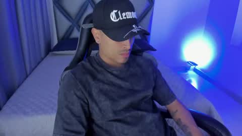 Snapshot of jhon_martinez_ chatting on 07/03/26, 12:00 Jhon online show from 07/03/26, 12:00