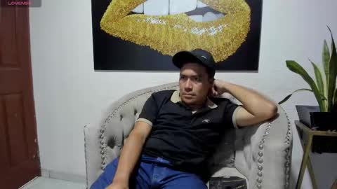 Snapshot of jhonatan_morales_s chatting on 10/19/25, 01:28 jhonatan_morales_s online show from 10/19/25, 01:28
