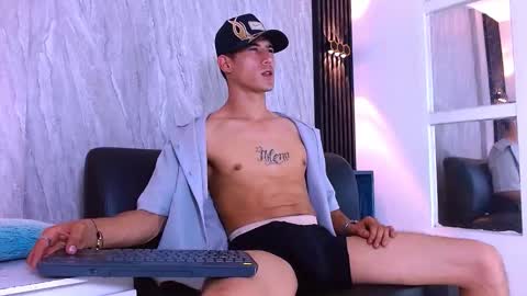 Snapshot of jhonn_rhyss chatting on 12/21/25, 07:32 Jhon online show from 12/21/25, 07:32