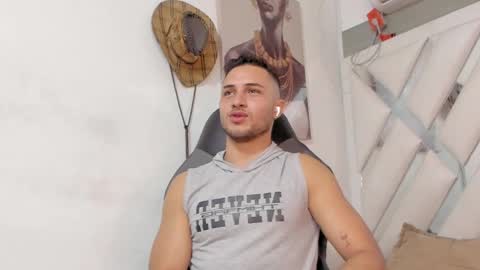 Snapshot of jhonny_flames7 chatting on 01/05/25, 03:32 jhonny online show from 01/05/25, 03:32