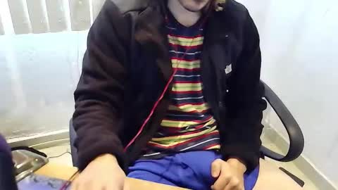 Snapshot of jhonnygoldendick chatting on 12/11/24, 09:01 jhonnygoldendick online show from 12/11/24, 09:01