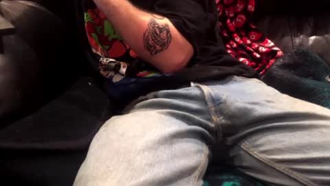 Snapshot of jhonnygoldendick chatting on 02/22/25, 08:50 jhonnygoldendick online show from 02/22/25, 08:50