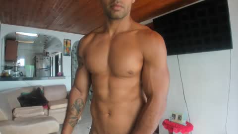 Snapshot of jhonnyxxfitnexx chatting on 12/17/25, 07:09 jh online show from 12/17/25, 07:09