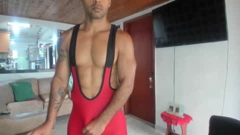 Snapshot of jhonnyxxfitnexx chatting on 12/18/25, 07:53 jh online show from 12/18/25, 07:53