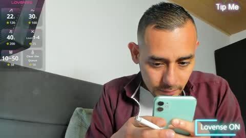 Snapshot of jhonyalzate chatting on 04/21/26, 03:35 Jhony Alzate online show from 04/21/26, 03:35