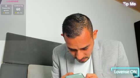 Snapshot of jhonyalzate chatting on 05/05/26, 02:08 Jhony Alzate online show from 05/05/26, 02:08