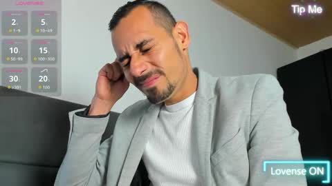 Snapshot of jhonyalzate chatting on 05/09/26, 02:06 Jhony Alzate online show from 05/09/26, 02:06