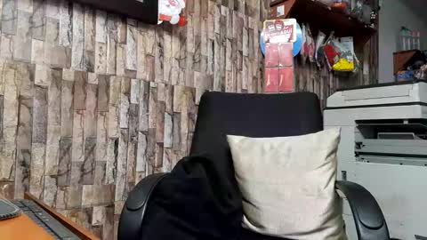 Snapshot of jhosuamoore chatting on 01/08/26, 12:13 Jhosuamoore online show from 01/08/26, 12:13