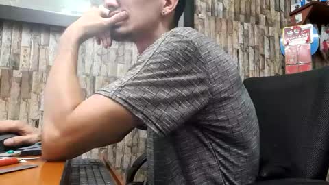 Snapshot of jhosuamoore chatting on 02/25/26, 12:31 Jhosuamoore online show from 02/25/26, 12:31