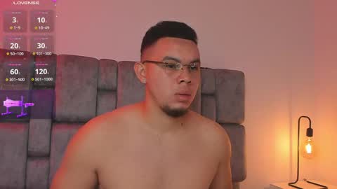 Snapshot of jhotta_foxx chatting on 04/11/26, 07:02 Jhonatan80 online show from 04/11/26, 07:02