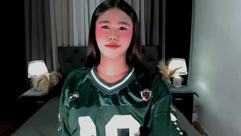 Snapshot of jhuliana_and_charles_room chatting on 03/16/26, 04:55 jhuliana_and_charles_room online show from 03/16/26, 04:55