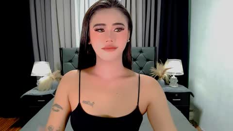 Snapshot of jhuliana_and_charles_room chatting on 04/26/26, 12:08 jhuliana_and_charles_room online show from 04/26/26, 12:08
