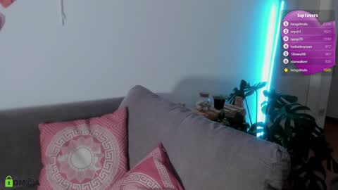 Snapshot of jhulysex chatting on 12/17/24, 01:29 jhulysex online show from 12/17/24, 01:29