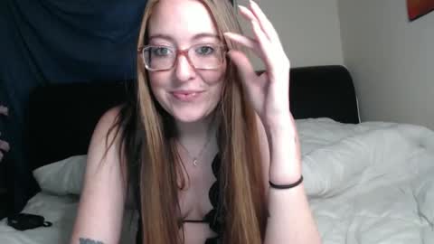 Snapshot of jilliangiselle chatting on 01/14/25, 04:36 jilliangiselle online show from 01/14/25, 04:36