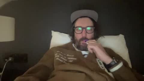 Snapshot of jimboo400 chatting on 12/05/24, 09:17 jimboo400 online show from 12/05/24, 09:17