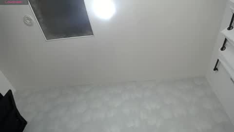 Snapshot of jimena_hill chatting on 05/14/26, 11:17 Jimena online show from 05/14/26, 11:17