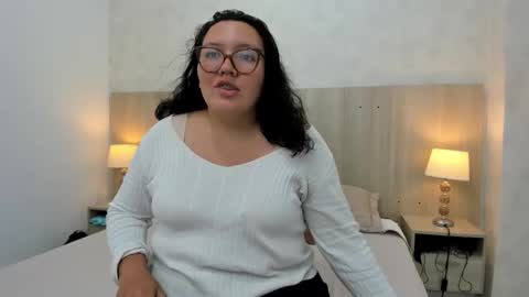 Snapshot of jimena_sandoval chatting on 12/16/25, 08:14 Jimena online show from 12/16/25, 08:14