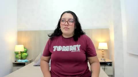 Snapshot of jimena_sandoval chatting on 12/18/25, 07:31 Jimena online show from 12/18/25, 07:31