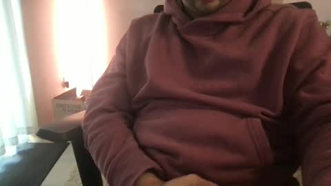 Snapshot of jimgot56 chatting on 12/26/24, 04:25 jimgot56 online show from 12/26/24, 04:25