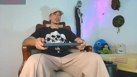 Jimm  Independent Model  online show from 11/09/25, 11:41