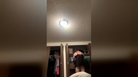 Snapshot of jimmersons chatting on 12/21/25, 02:41 jimmersons online show from 12/21/25, 02:41