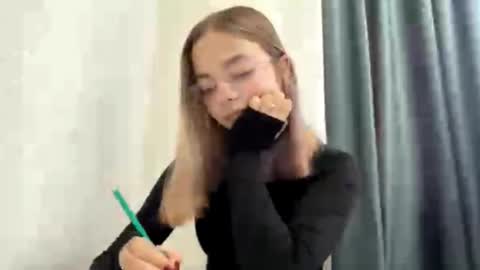 Steff online show from 10/17/25, 07:33