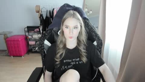 Snapshot of jimmy_and_amy chatting on 11/02/25, 10:50 Amy  next stream on Wednesday Thursday Friday Saturday and Sunday at 16 pm GMT3 online show from 11/02/25, 10:50