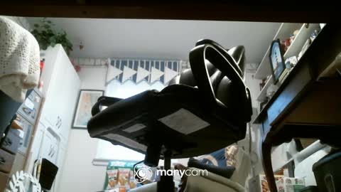 Snapshot of jimsundies chatting on 12/27/24, 01:50 jimwellhung online show from 12/27/24, 01:50