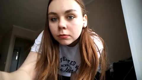 Snapshot of jinjines chatting on 12/16/25, 08:41 Loli online show from 12/16/25, 08:41