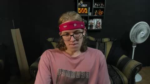 Snapshot of jinnbook chatting on 12/27/24, 12:12 JinnBook online show from 12/27/24, 12:12