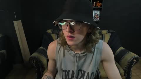 Snapshot of jinnbook chatting on 01/07/25, 09:40 JinnBook online show from 01/07/25, 09:40