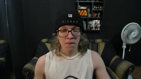 Snapshot of jinnbook chatting on 01/14/25, 05:19 JinnBook online show from 01/14/25, 05:19