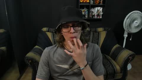 Snapshot of jinnbook chatting on 01/15/25, 05:08 JinnBook online show from 01/15/25, 05:08