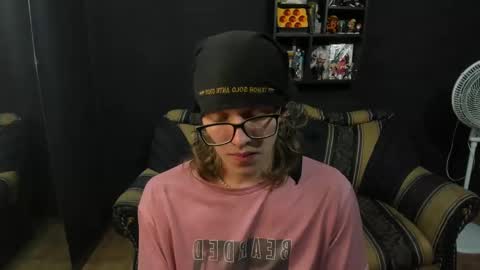 Snapshot of jinnbook chatting on 01/16/25, 06:25 JinnBook online show from 01/16/25, 06:25