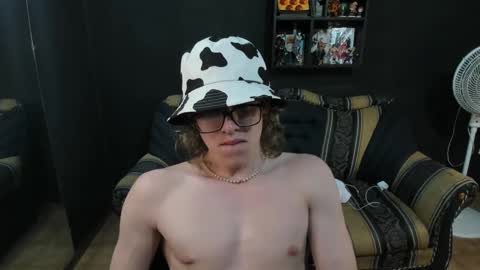 Snapshot of jinnbook chatting on 01/17/25, 09:49 JinnBook online show from 01/17/25, 09:49