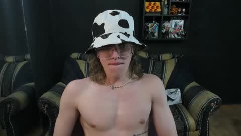 Snapshot of jinnbook chatting on 02/04/25, 06:17 JinnBook online show from 02/04/25, 06:17