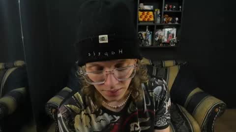 Snapshot of jinnbook chatting on 02/19/25, 02:55 JinnBook online show from 02/19/25, 02:55