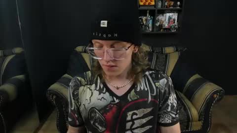 Snapshot of jinnbook chatting on 02/19/25, 06:00 JinnBook online show from 02/19/25, 06:00