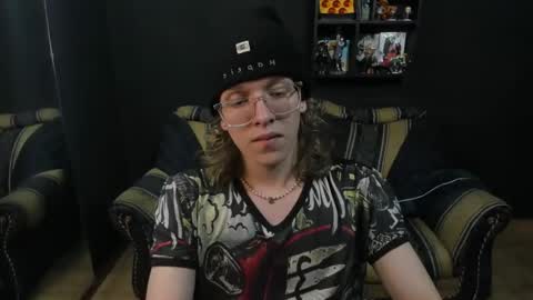 Snapshot of jinnbook chatting on 02/19/25, 11:17 JinnBook online show from 02/19/25, 11:17