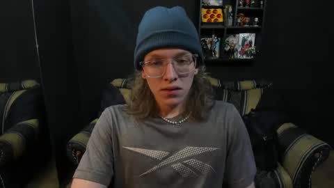 Snapshot of jinnbook chatting on 02/25/25, 05:19 JinnBook online show from 02/25/25, 05:19