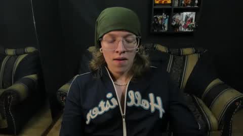 Snapshot of jinnbook chatting on 02/27/25, 08:28 JinnBook online show from 02/27/25, 08:28