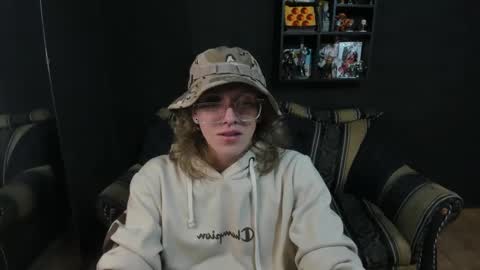 Snapshot of jinnbook chatting on 03/02/25, 07:21 JinnBook online show from 03/02/25, 07:21