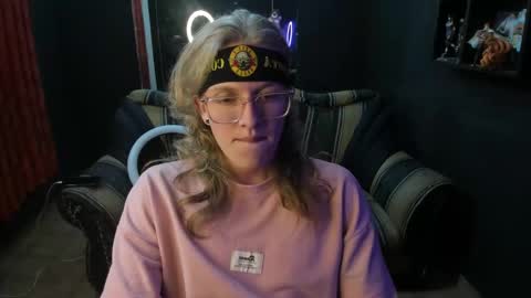 Snapshot of jinnbook chatting on 10/17/25, 05:54 JinnBook online show from 10/17/25, 05:54