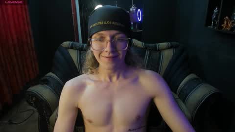 Snapshot of jinnbook chatting on 10/25/25, 02:35 JinnBook online show from 10/25/25, 02:35