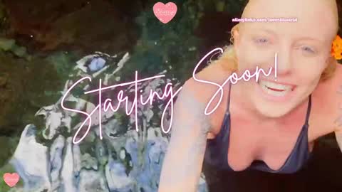 Snapshot of jinxy_loves chatting on 11/09/25, 10:19 jinxy loves online show from 11/09/25, 10:19