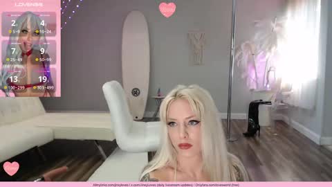 Snapshot of jinxy_loves chatting on 05/23/26, 06:56 jinxy loves online show from 05/23/26, 06:56